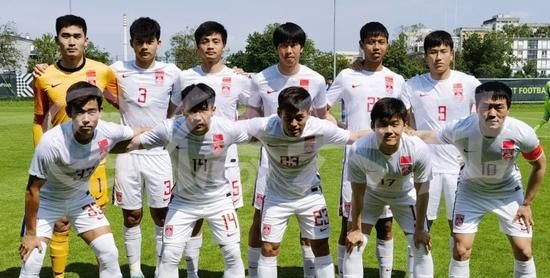 亚洲综合美腿丝国产一区