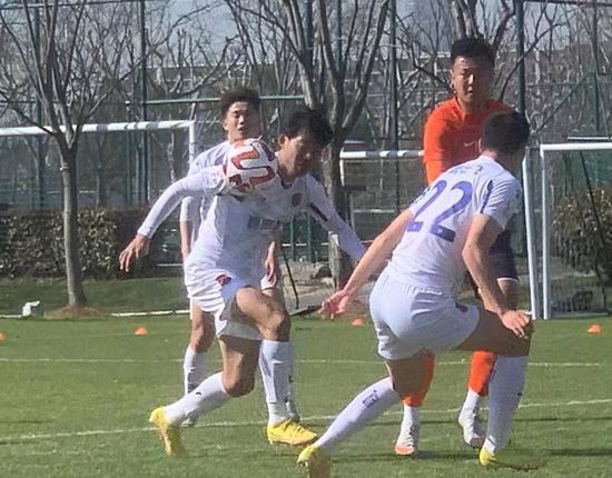 亚洲一区二区三区免费看
