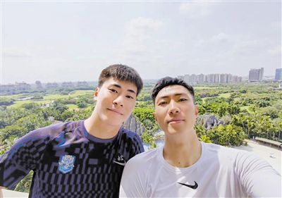 新婚张燕被两个局长txt